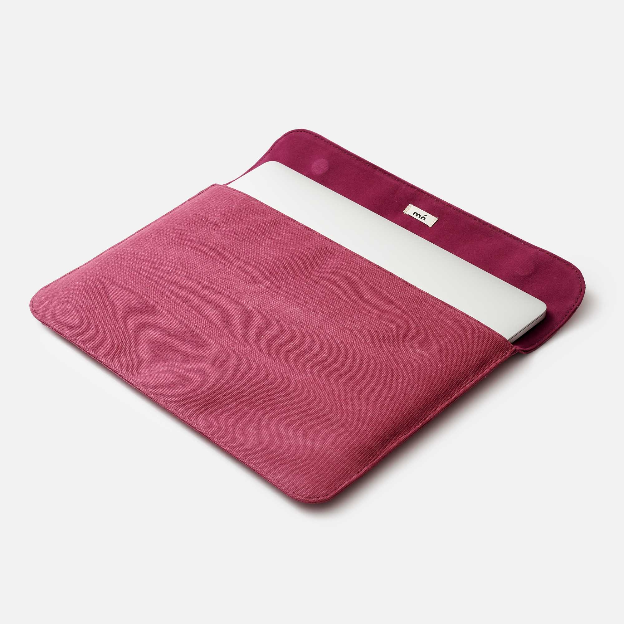 Red PORDADOR case, large image number 2